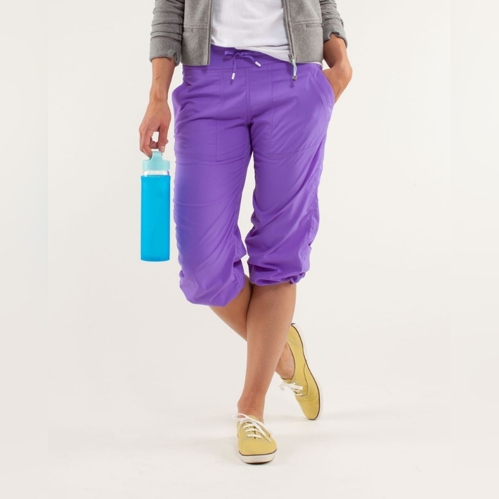 LULULEMON Dance Studio Crop Power Purple Size 2 W6601S No Liner